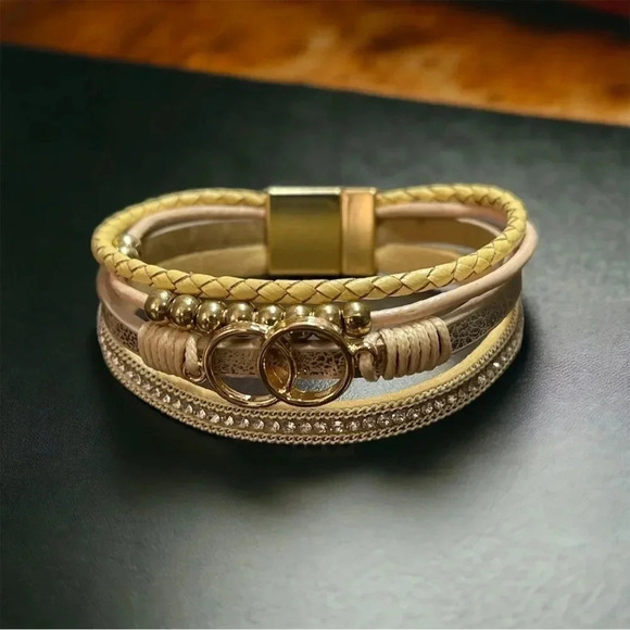 HP! 🎉 Bohemian Layered Beaded Bracelet - Picture 7 of 9